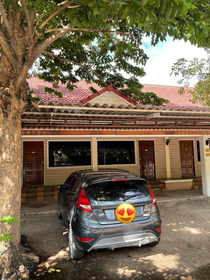 Bansuan Resort Nakhon Sawan Exterior foto