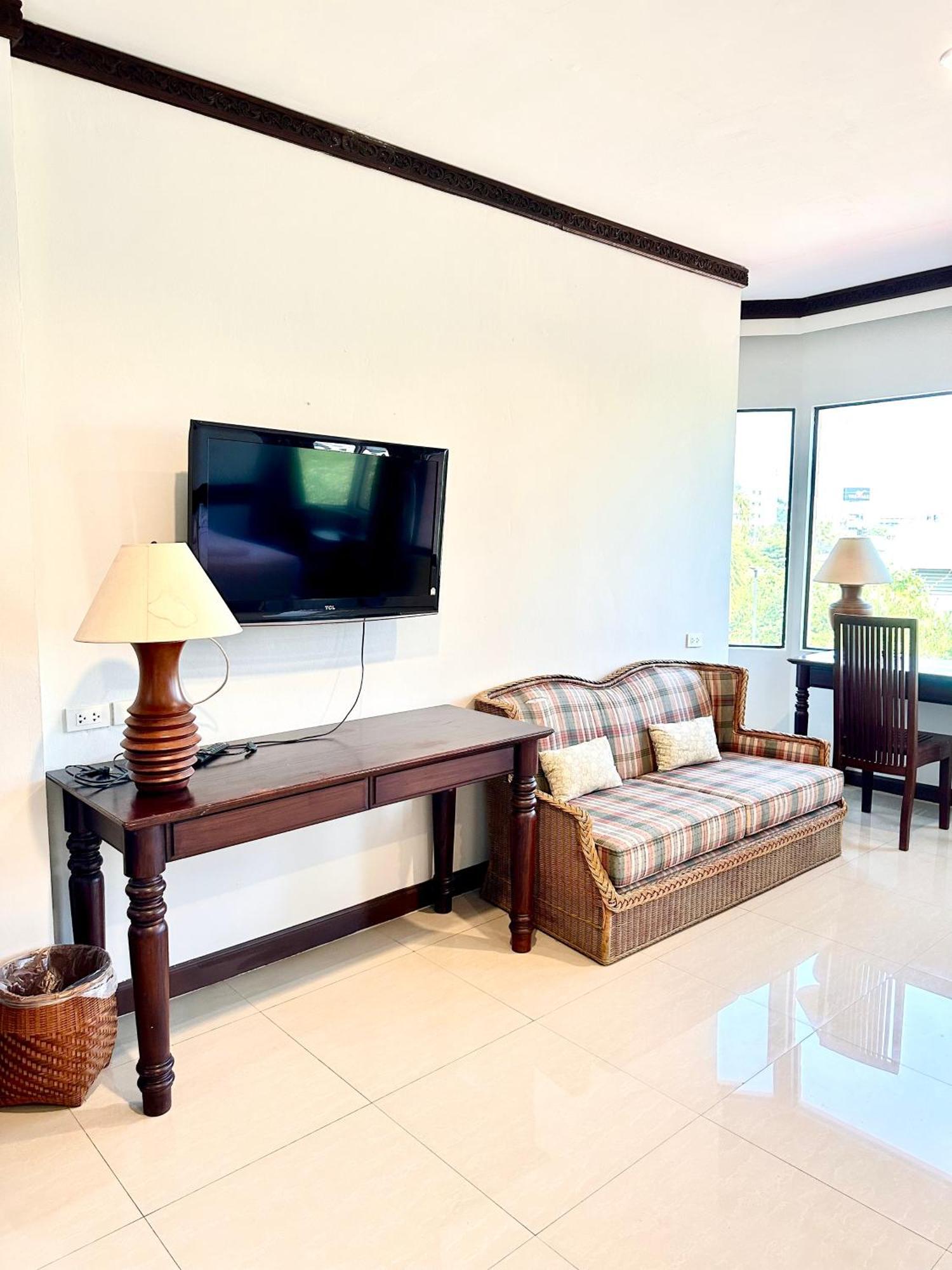 Bansuan Resort Nakhon Sawan Exterior foto