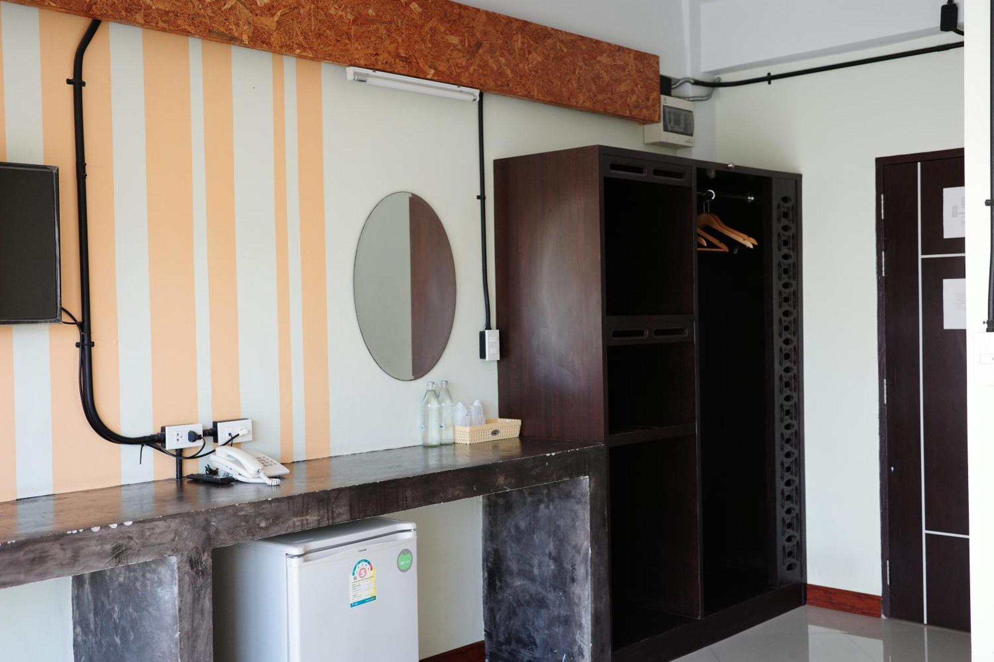Bansuan Resort Nakhon Sawan Exterior foto