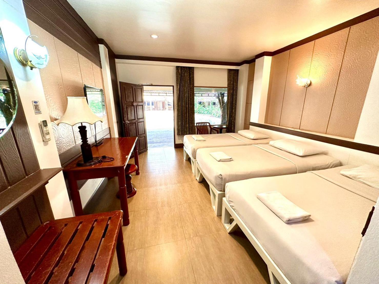 Bansuan Resort Nakhon Sawan Exterior foto